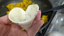 サモサの皮成形